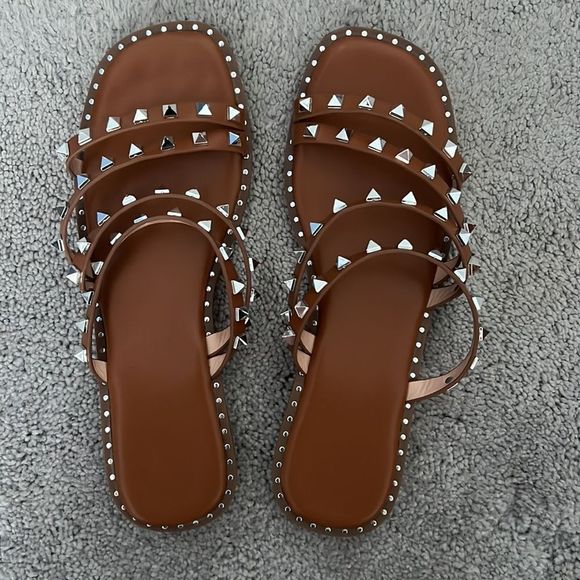 Studded Decor Sandals 🤎 - Picture 1 of 6
